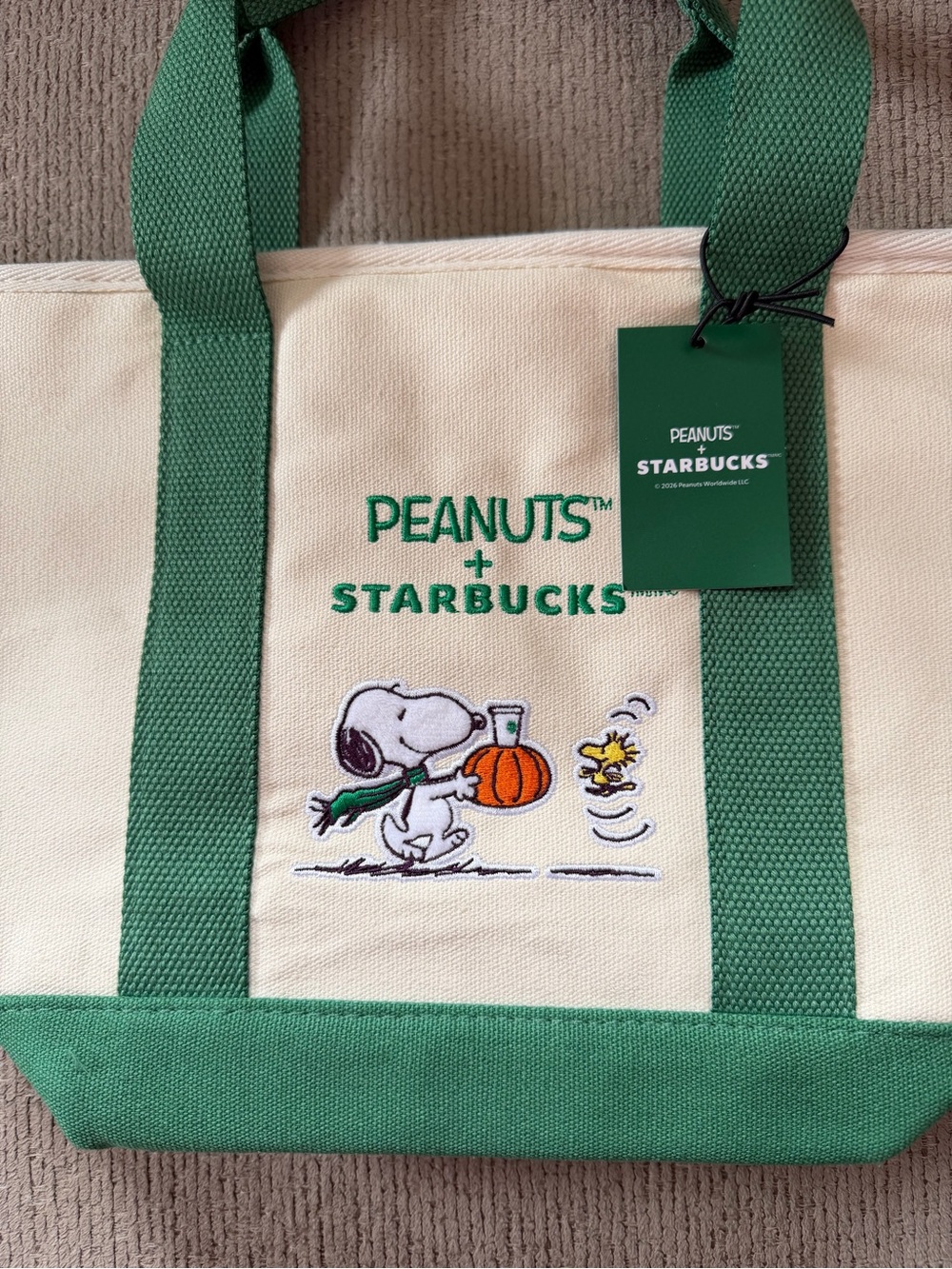 Starbucks x Peanuts Snoopy Tote Bag and Bag Charm Fall 2026 Limited Edition Bag - Picture 2 of 6